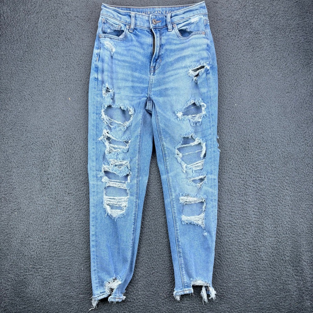 American Eagle Mom Jean Light‎ Wash Distressed Ripped Denim Womens Size 0 Short